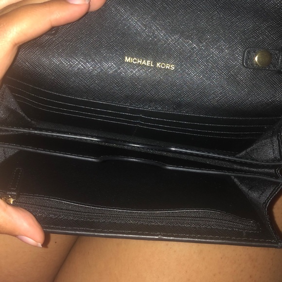 Michael Kors purse - Picture 3 of 5